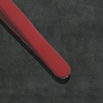 J5 - 080 Eye Brow Tweezer Black and Whit Slunt Tip
